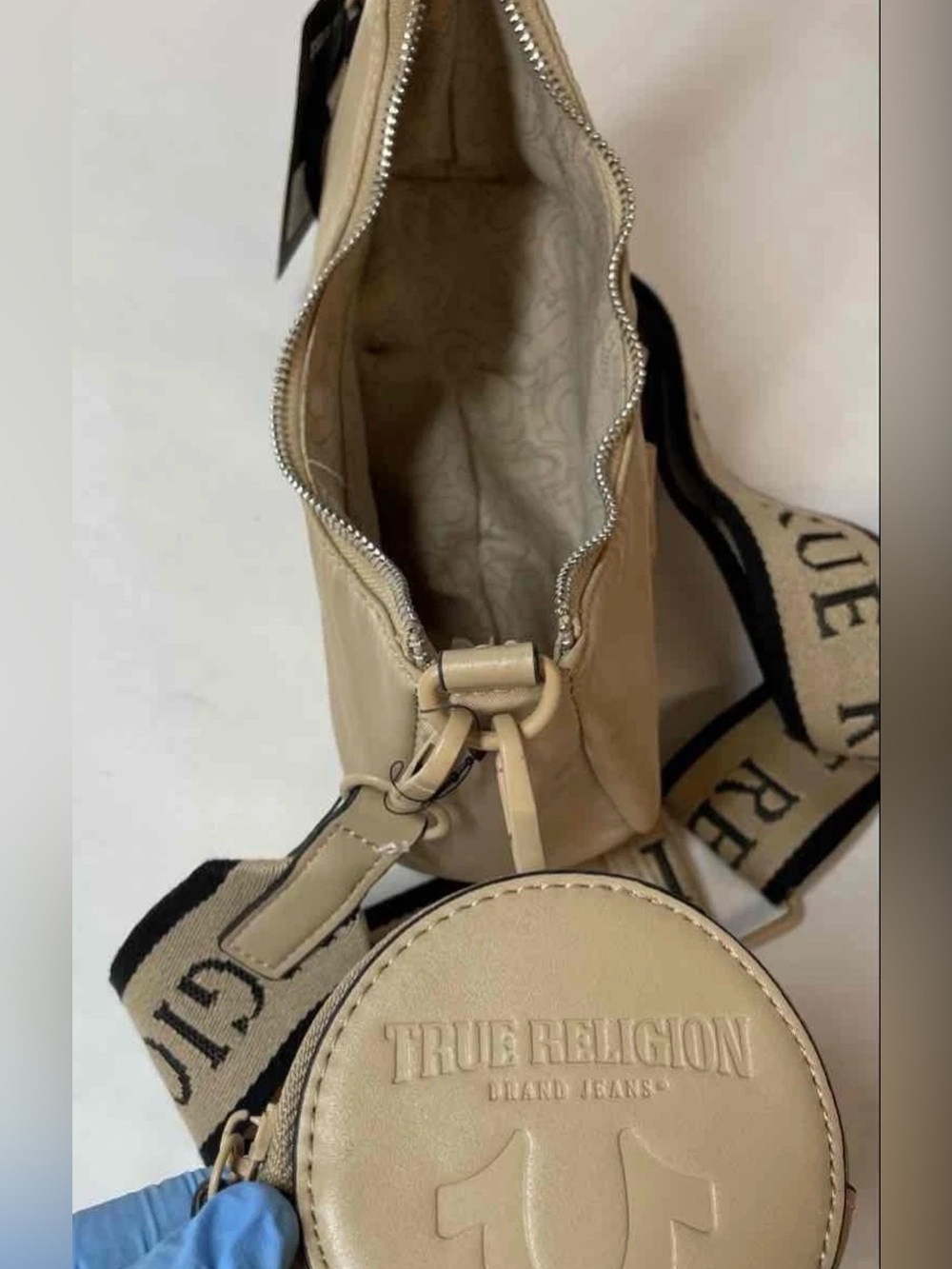 True Religion hat & purse bundle - Picture 5 of 11